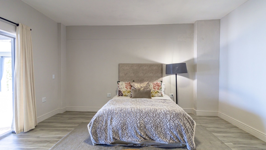 6 Bedroom Property for Sale in Myburgh Park Western Cape